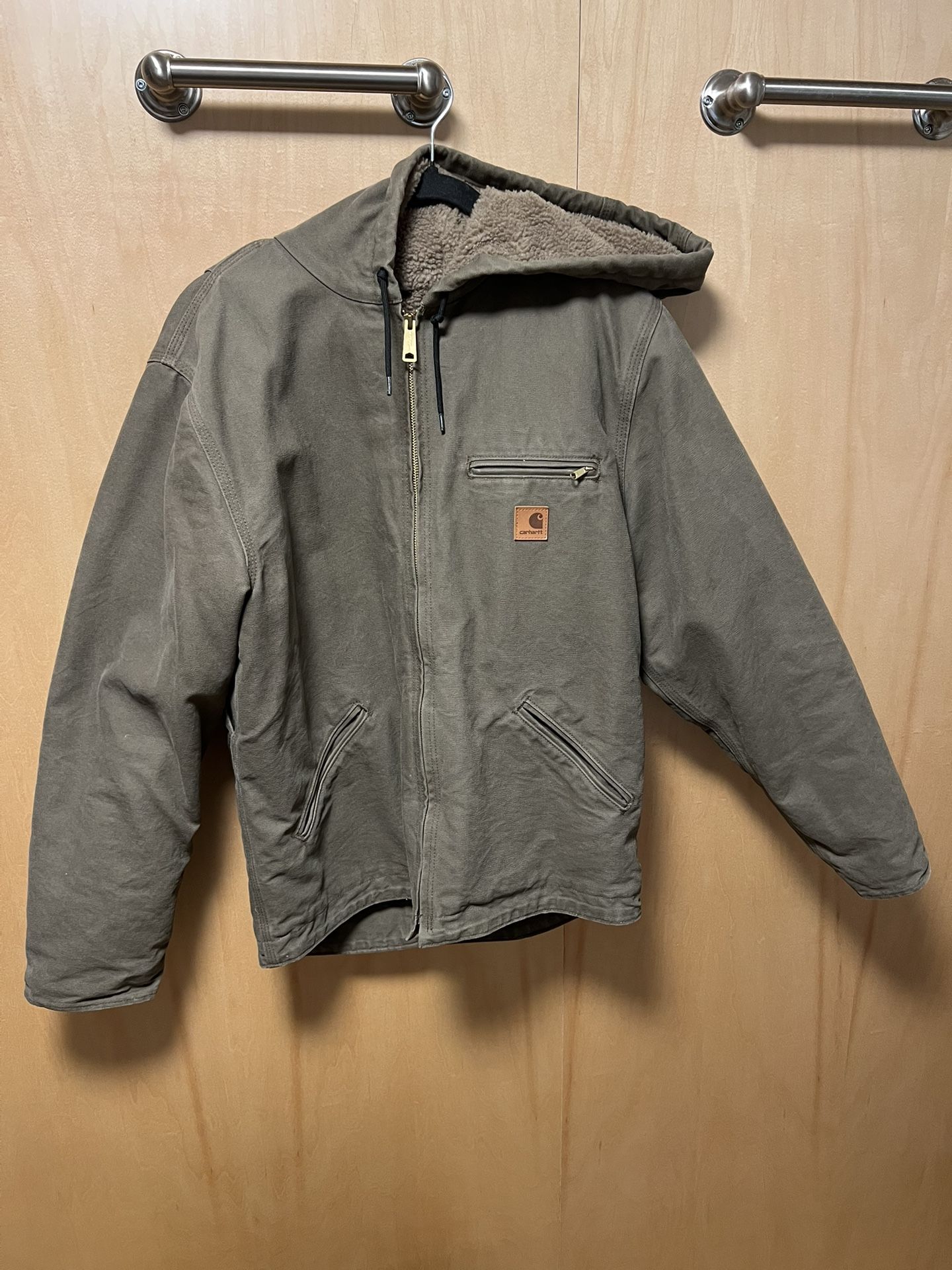 Carhartt J141 LBR Sandstone Sierra Jacket – Sherpa-Lined (Men’s) Selling my Carhartt J141 in the LBR (Light Brown) color. Jacket is very clean, lightl