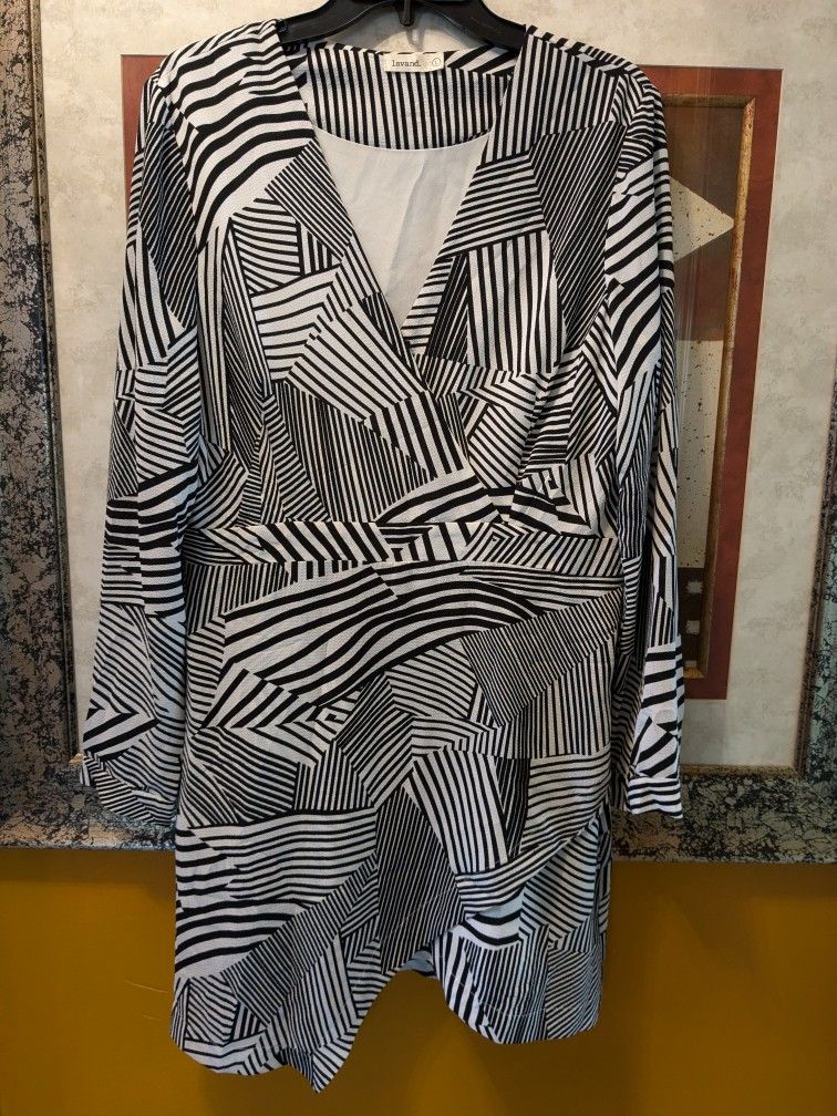 Lavand. Black and White Mitty Dress