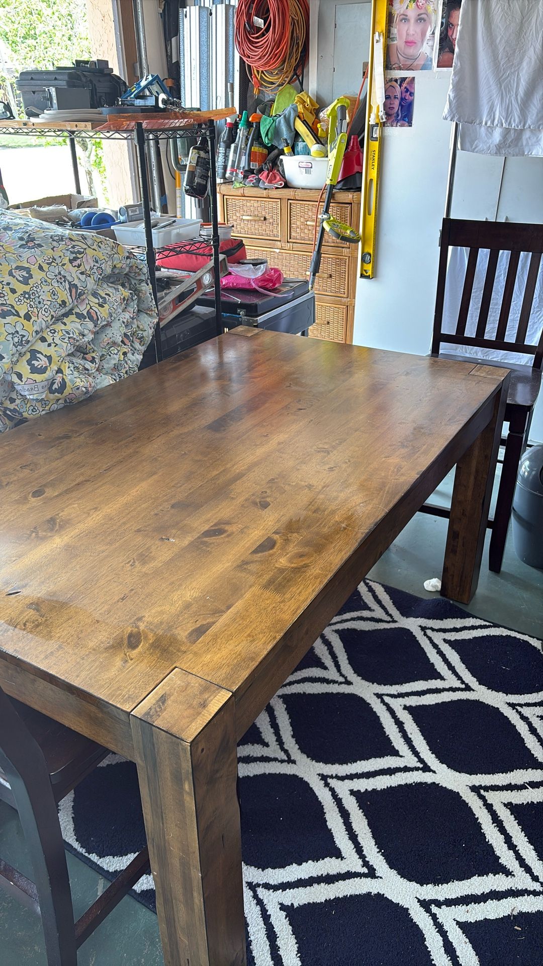Brown Wood Dining Room Table / Mesa De Comedor