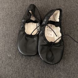 Little girl ballet shoes
