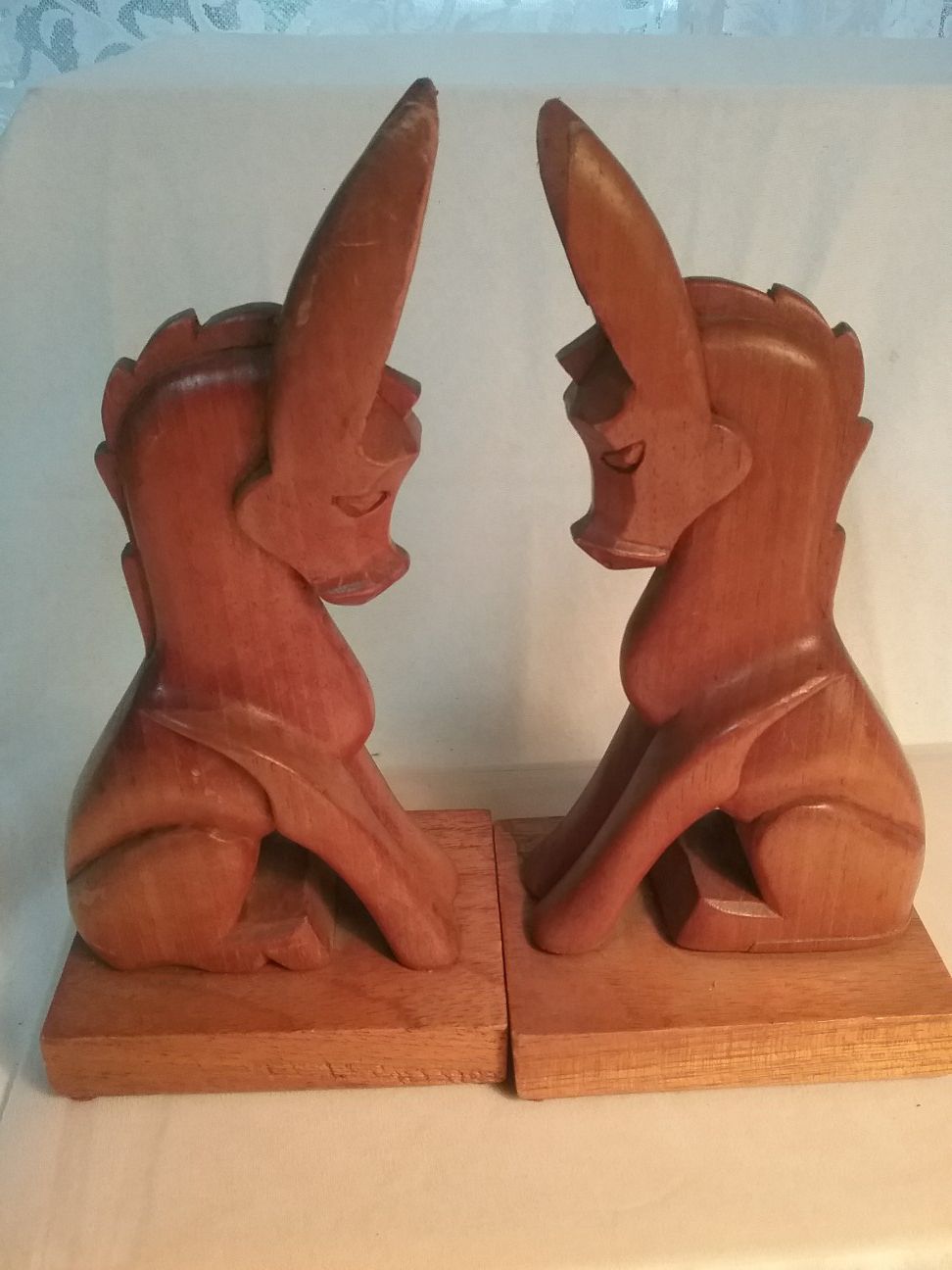 CLASSIC WOOD CARVED BOOKENDS 1940's