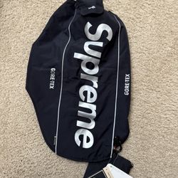 Supreme GORE-TEX Dog Jacket