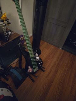 Used Glarry 5 string Bass Guitar with Amp