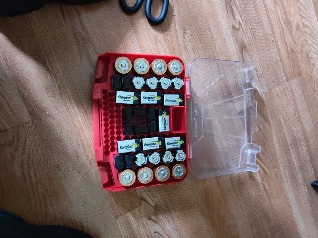 Brand New Battery Daddy Organizer Full Of DC And 9V Batteries Brand New