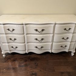 French Provincial Dixon Powdermaker Dresser 