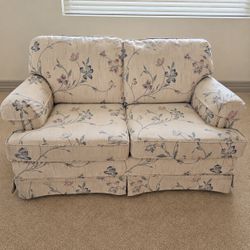 Flexsteel love seat