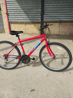 26-in Roadmaster 15 speed mountain bike ready to ride great condition