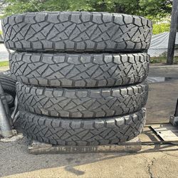35 12.50 R2O SET OF 4 USED NITTO RIDGE GRAPPLERS - IN GREAT CONDITION