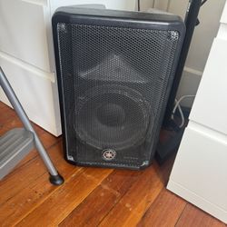 YAMAHA DBR10 PA SPEAKERS