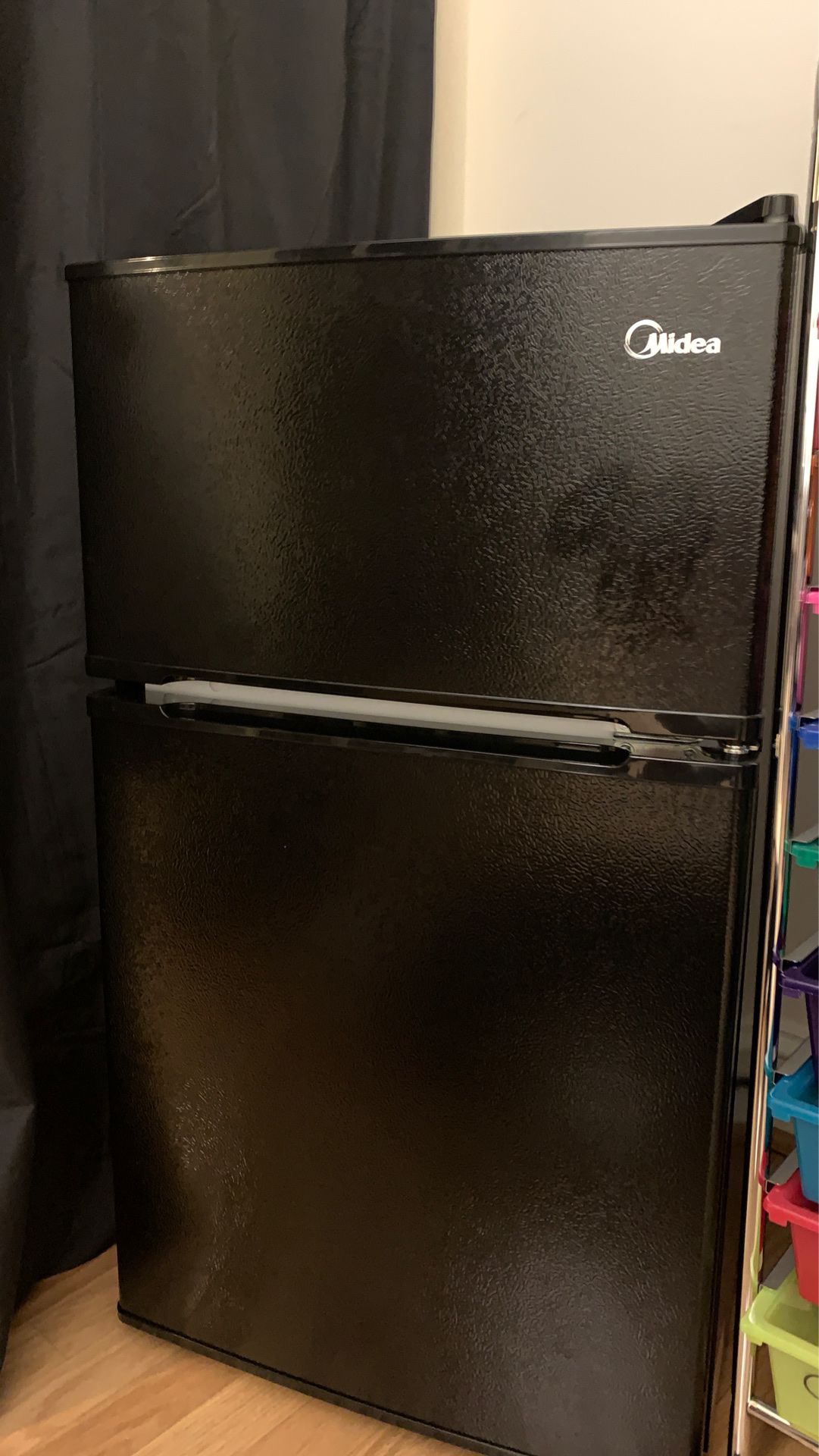 Midea mini fridge with freezer