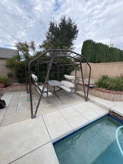 Swing table