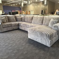 Stunning Cocoa Brown Comfy Sectional 