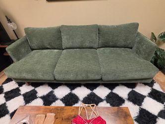 Marquis (living spaces ) couch 84”L 33”H 35”D