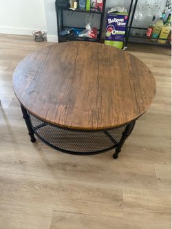 Round Coffee Table w/ Storage