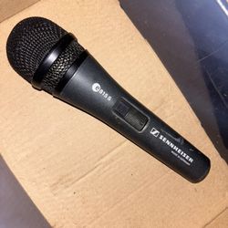 Microphone