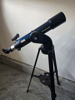Meade Starnavigator Refractor Telescope with Tripod