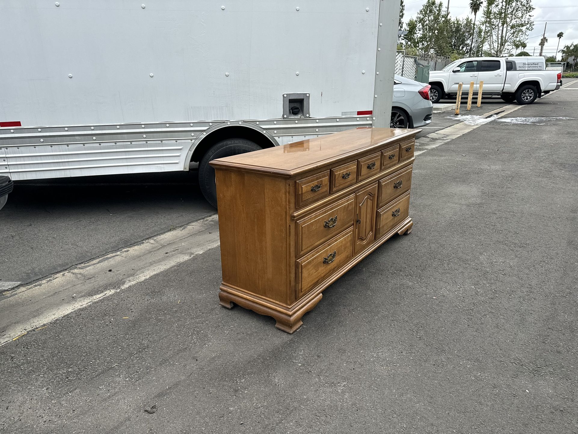 Dresser $140