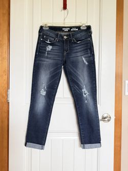 Levi's low rise boyfriend stretch distress jean size 4/5 like new condition 