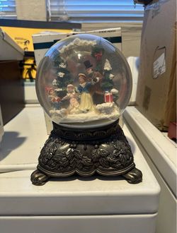 Christmas Ice Rink Snow Globe