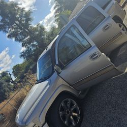 Chevy Suburban 2000 $$Must Go ASAP Serious Buyer 