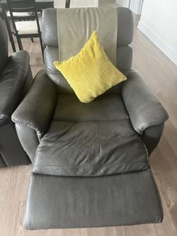*1 sold 1 remaining* Very comfortable motorized recliner