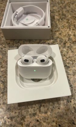 Apple AirPods 4 – Like New