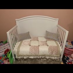 Convertible Crib With New Mattress 