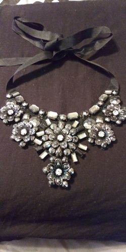 Statement necklace