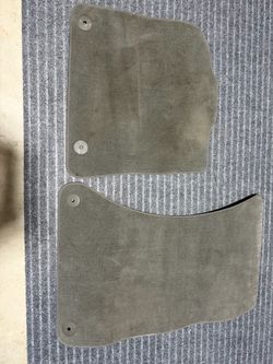 2011 Audi Q5 floor mat (driver/front passenger)