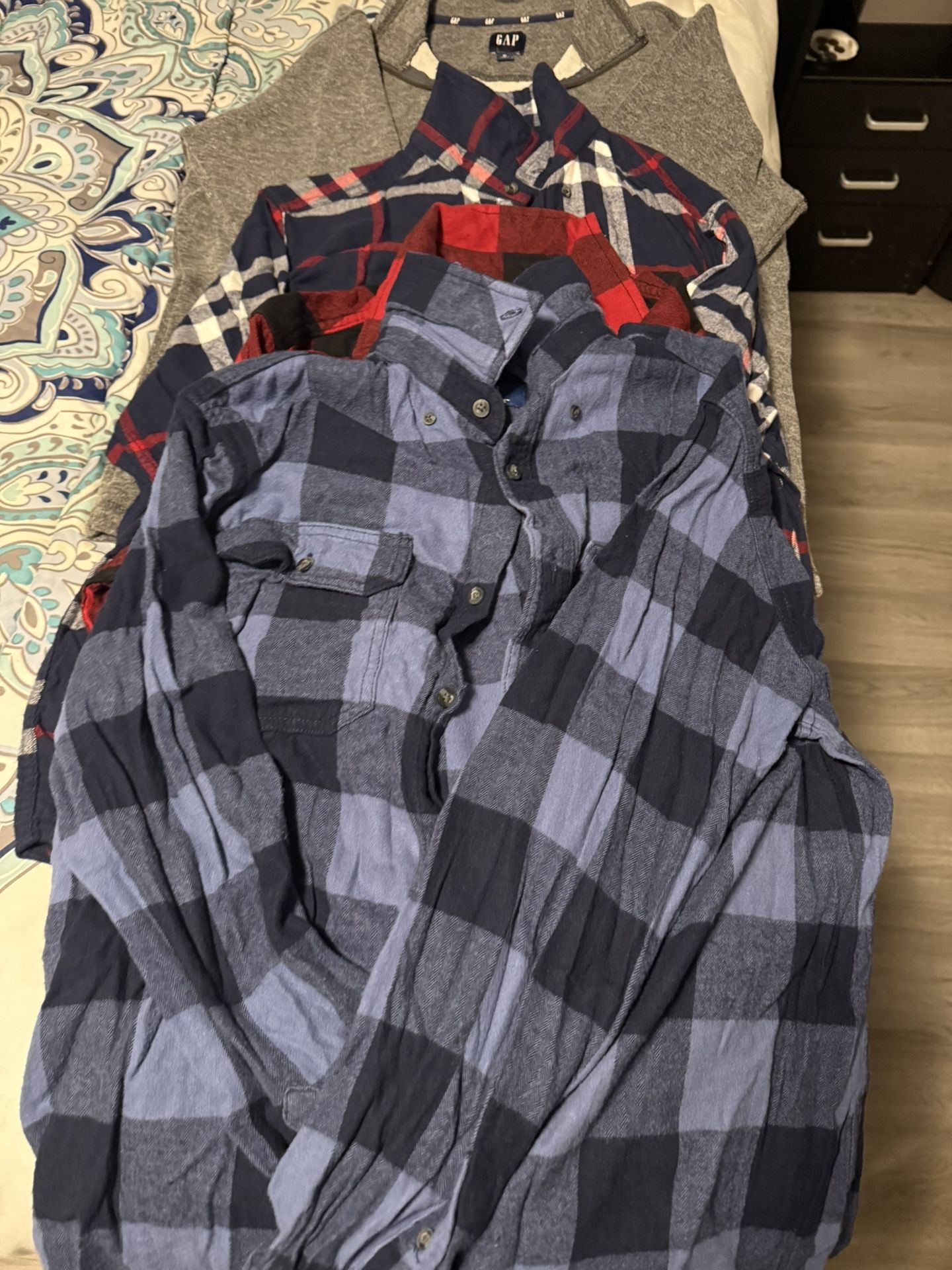 Men’s Size Medium Button Up Shirts