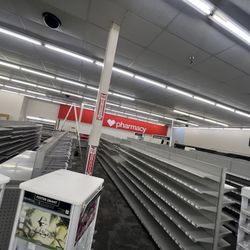 GONDOLA SHELVING/WALK IN COOLER/ Reach In Freezer/ Pallet Rack/