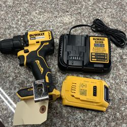 Dewalt 20v Brushless 1/2” Cordless Drill Driver With Battery And Charger