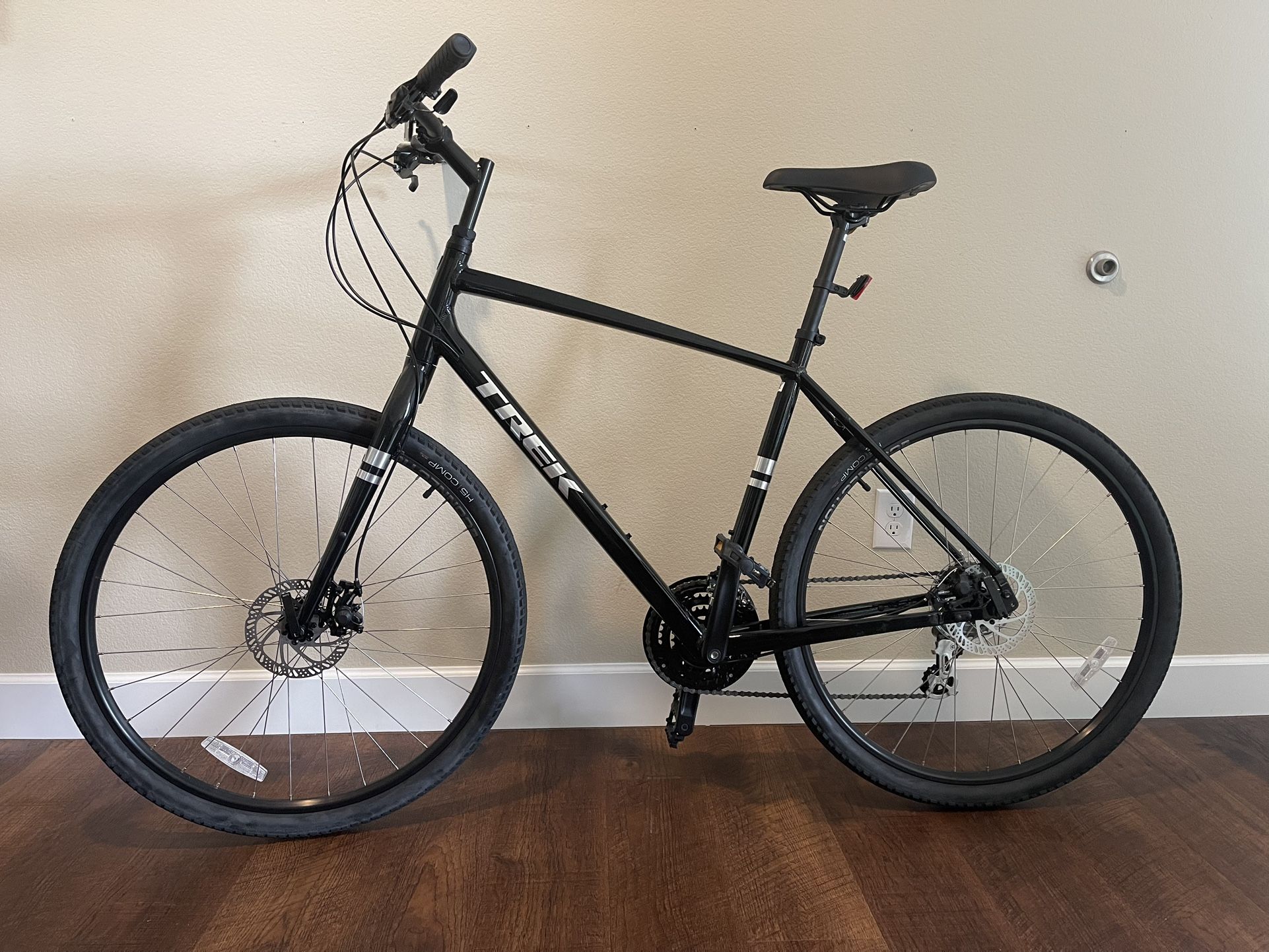 NEW - Trek Verve 1 Disc - XL Hybrid Bike - Black