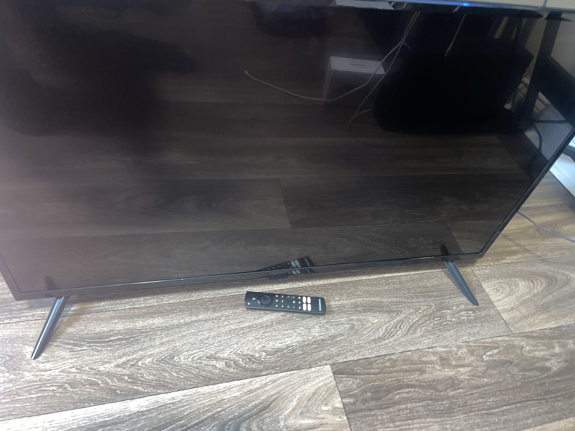42 Inch Insignia Smart Tv