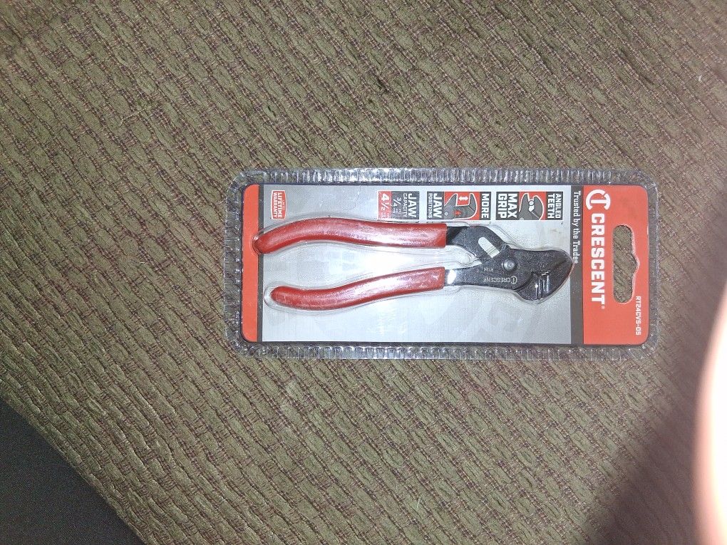 41/2" Crescent Max Grip Pliers