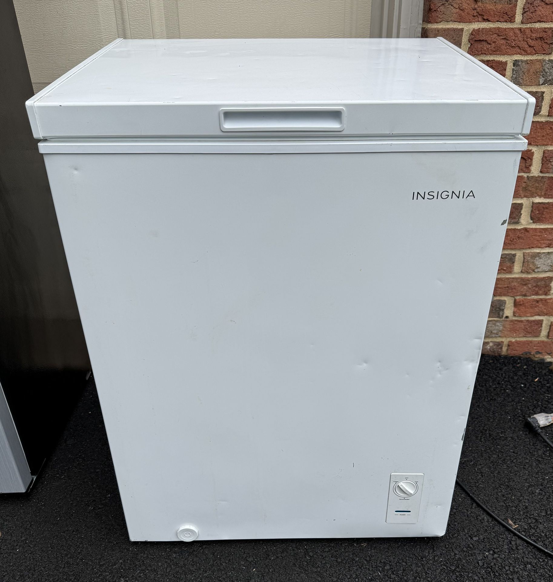 Insignia 5.0 Cu. Ft. Chest Freezer