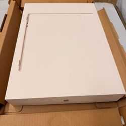 New Apple MacBook M4