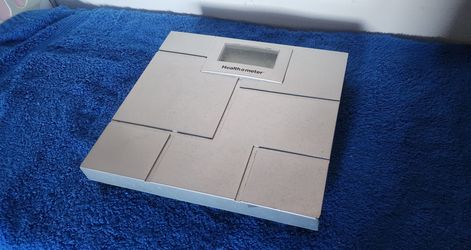 Health o meter digital lithium scale, Weight scale Durable and strong Size: 11.5" x 10.75" x 2"