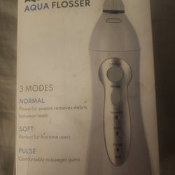 Aquasonic Aqua Flosser Brand New!