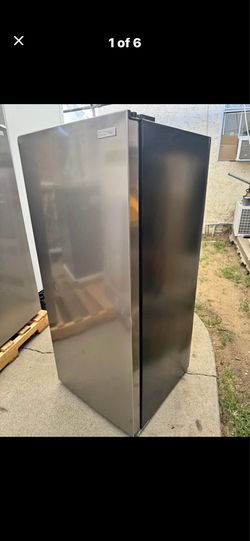 7.1 cu. ft. Manual Defrost Convertible Upright Freezer in Stainless Steel Look, Garage Ready