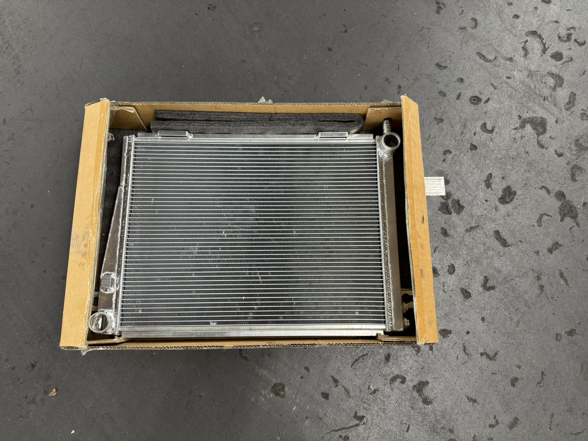 Aluminum Radiator For BMW E30 Manual Transmission