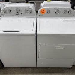Whirlpool Washer And Gas Dryer Set