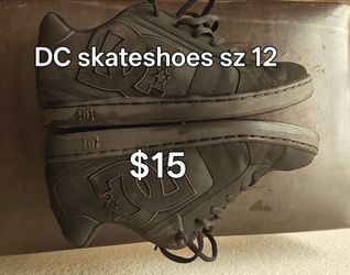 DC men's skateshoes