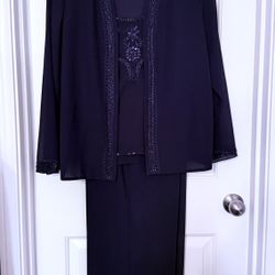 Beautiful Ladies Pant Suit (size 14)