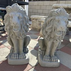 New Set Of Lions Made Out Of Cement Perfect Gift 