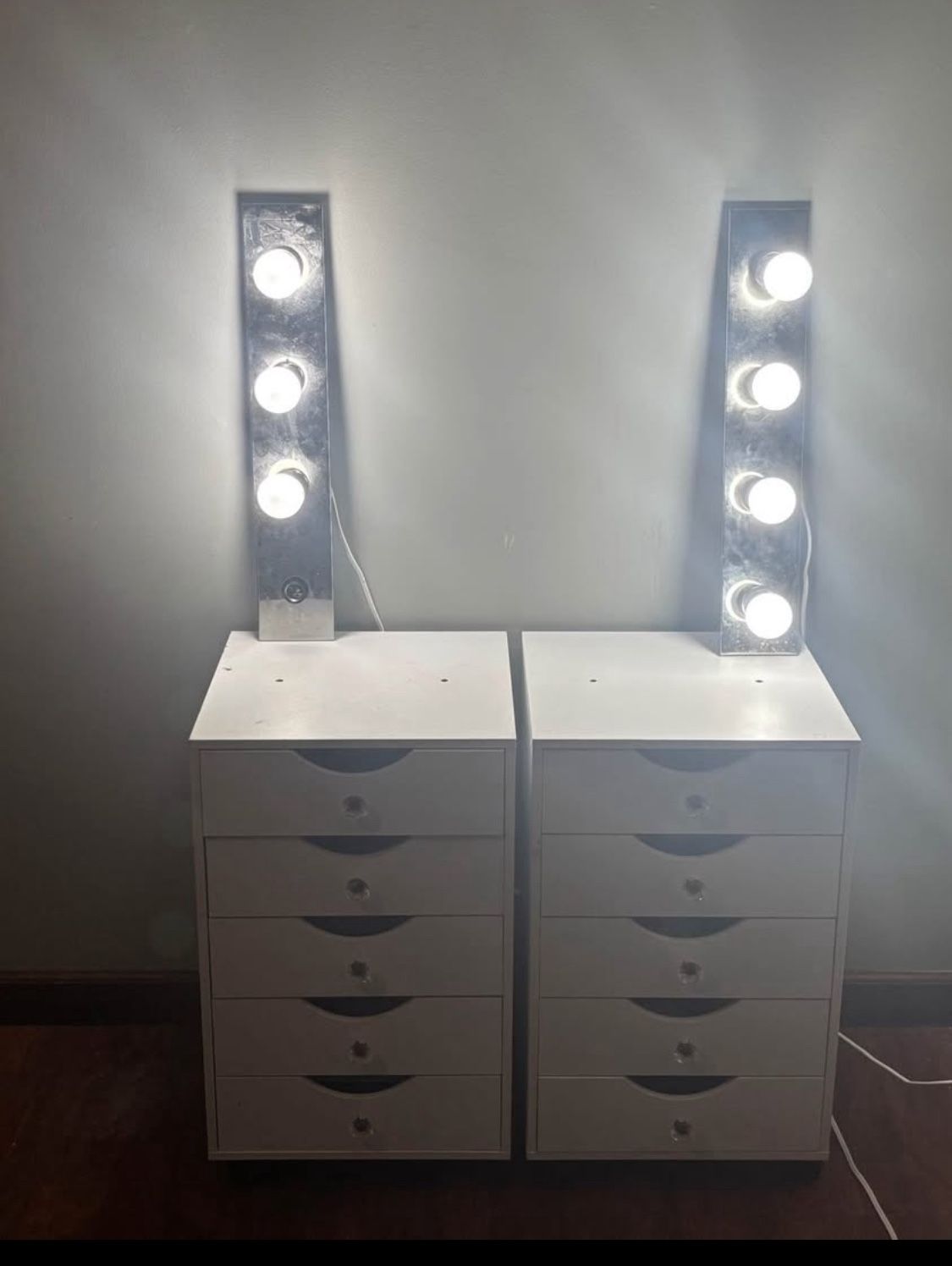 Beauty make-up vanity with great storage. Lights included.