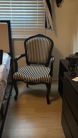 Antique style armchair