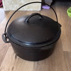 Vintage Unmarked Wagner Ware #8 Dutch Oven With Lid