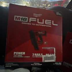 MILWAUKEE 21 Degree Framing Nailer & 15 Gauge Finish Nailer 