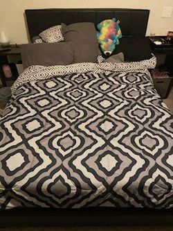 Queen Platform Bed